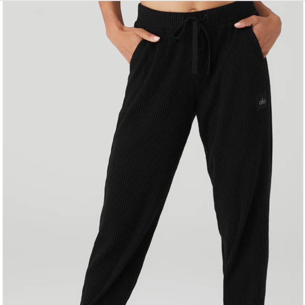ALO Muse Sweatpants (size S) BLACK